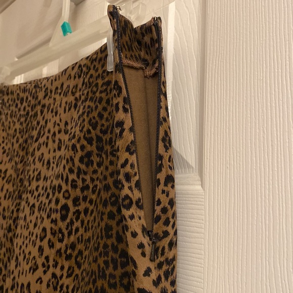 Telluride Leopard print pants; Size 8 - Picture 3 of 4